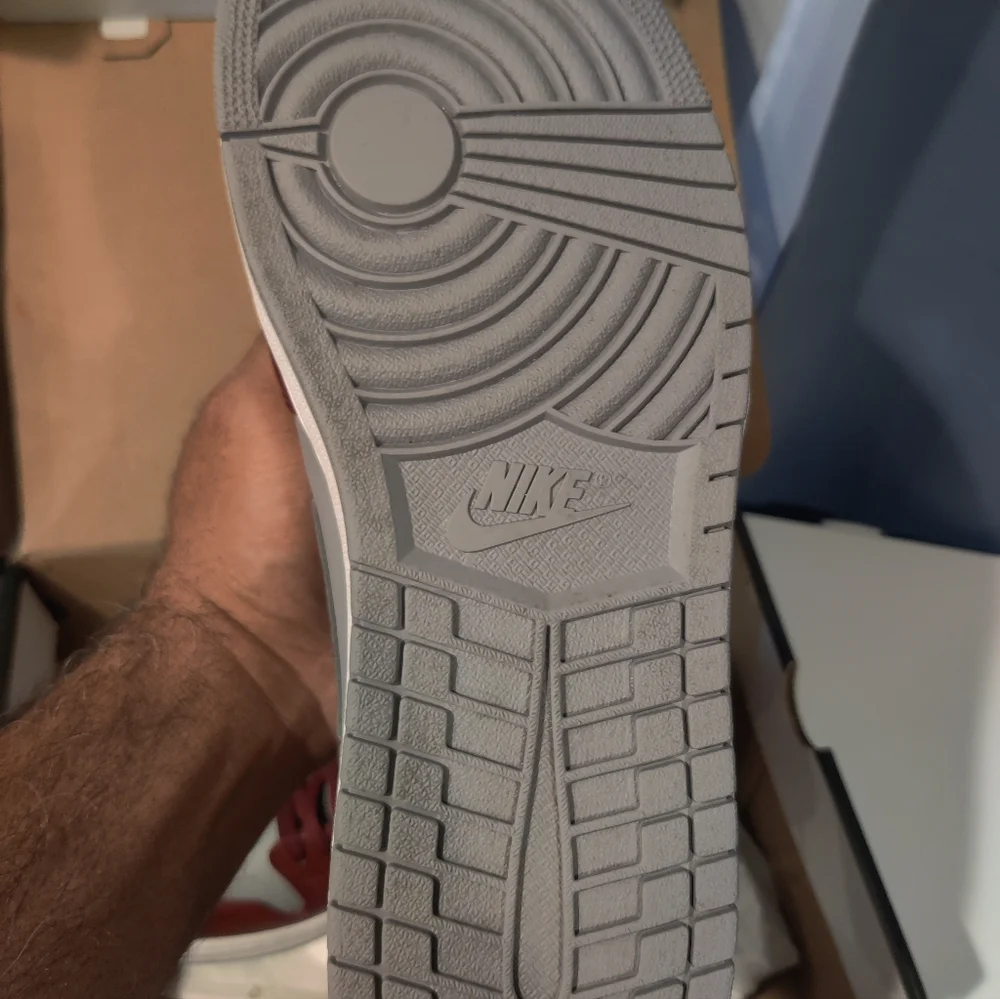 Air Jordan 1 - Picture 6 of 8